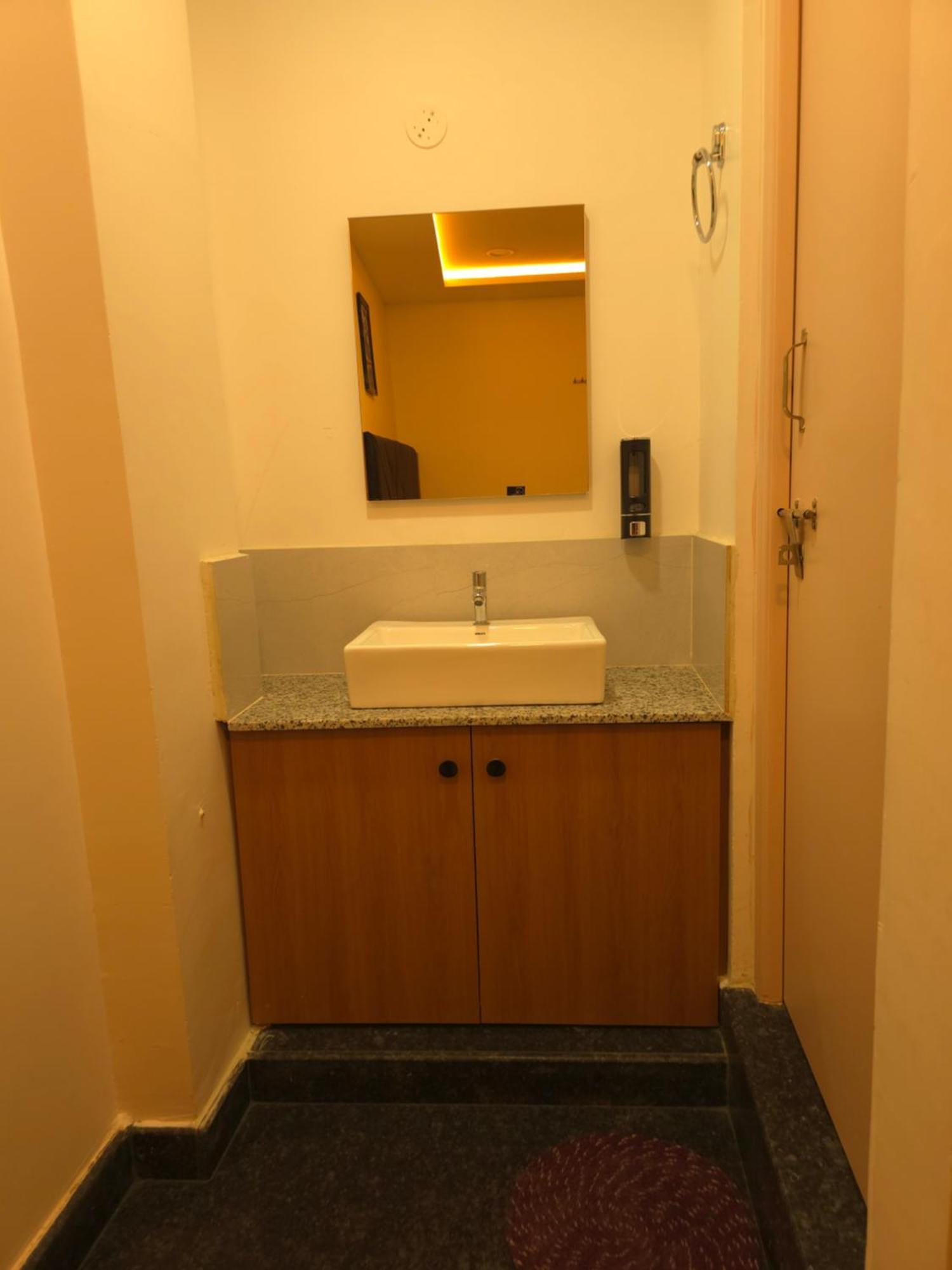 Hotel Shreem Sesha Sai Residency à Tiruvannāmalai Extérieur photo